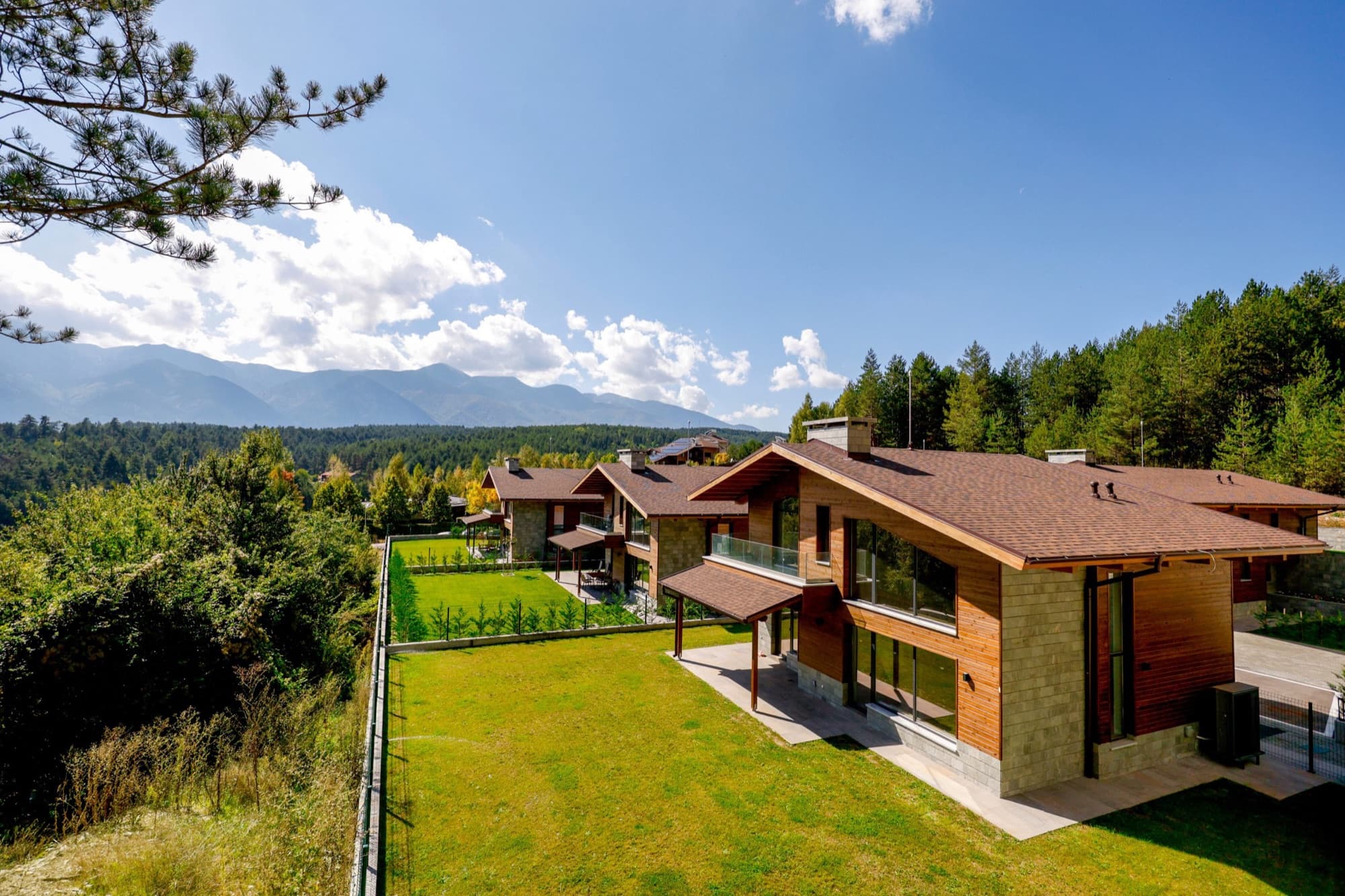 Private Mountain Escape: Luxurious Villa Retreat at VAIA Heights